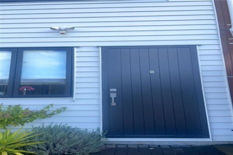 Photo of property in 8/1 Sylvan Crescent, Te Atatu South, Auckland, 0610