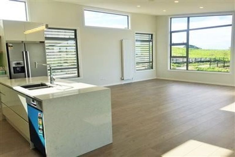 Photo of property in 14 Bearing Parade, Long Bay, Auckland, 0630