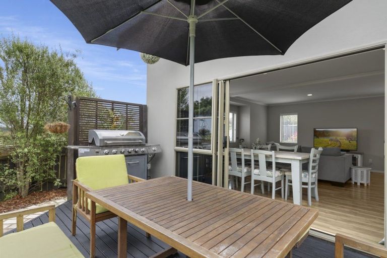 Photo of property in 27 Solander Drive, Welcome Bay, Tauranga, 3112