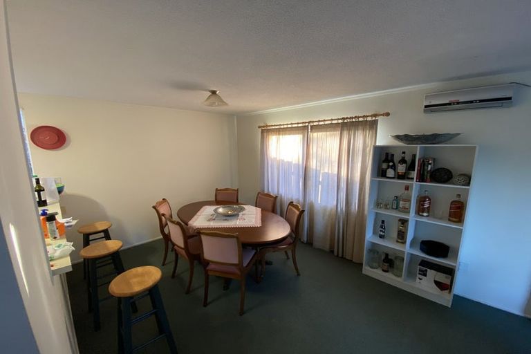 Photo of property in 1/13a Kitewao Street, Northcote, Auckland, 0627