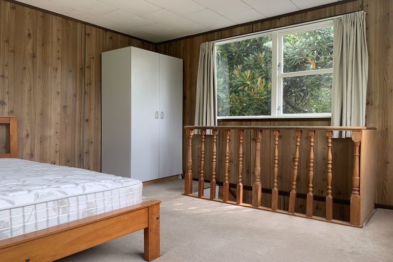 Photo of property in 72 Peach Road, Glenfield, Auckland, 0629