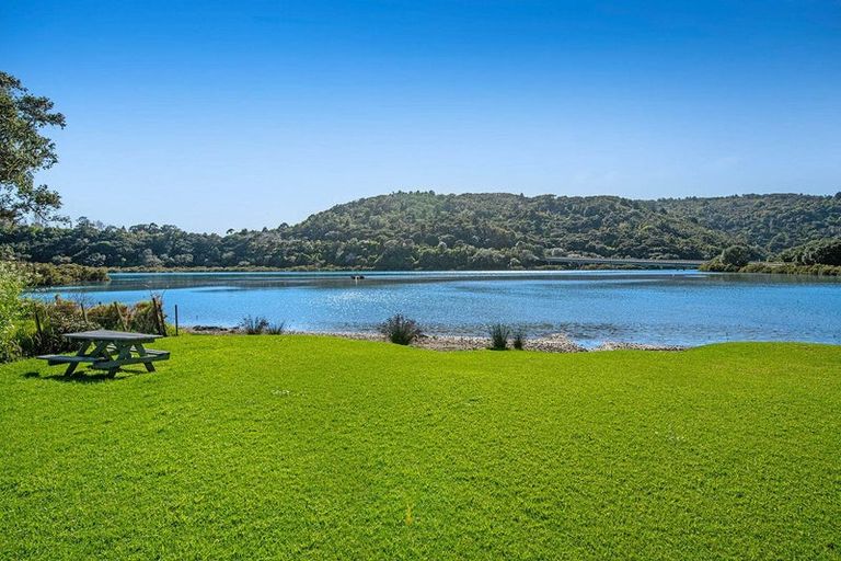 Photo of property in 2b/25 Weranui Road, Waiwera, Orewa, 0994