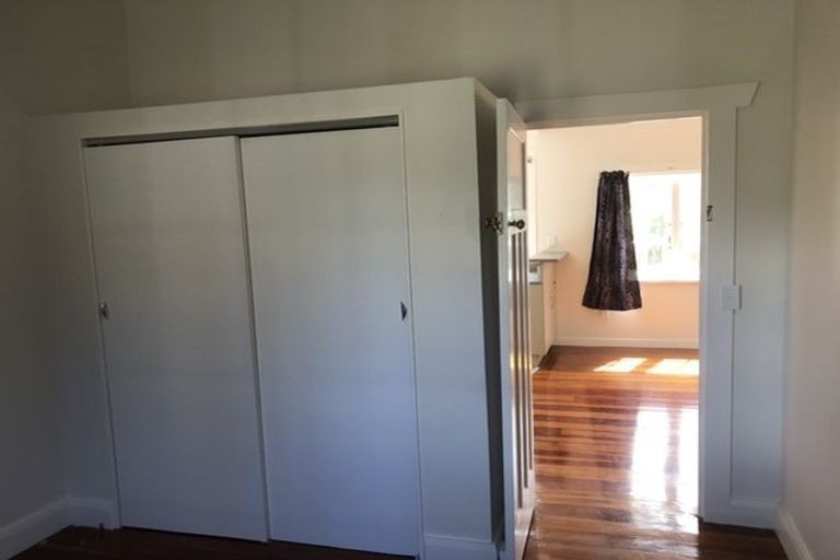 Photo of property in 15 Waitakere Road, Waitakere, Auckland, 0816
