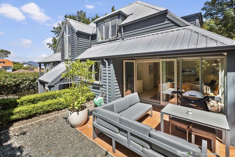 Photo of property in 15a Lower Watt Street, Wadestown, Wellington, 6012