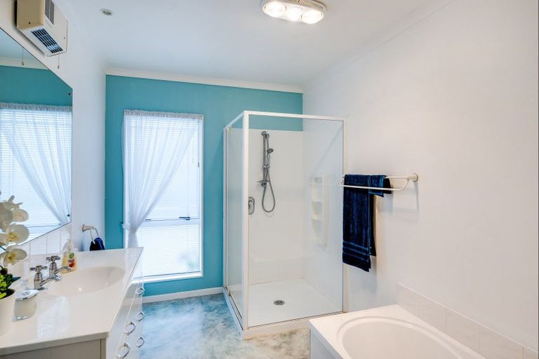 Photo of property in 525a Main North Road, Bay View, Napier, 4104