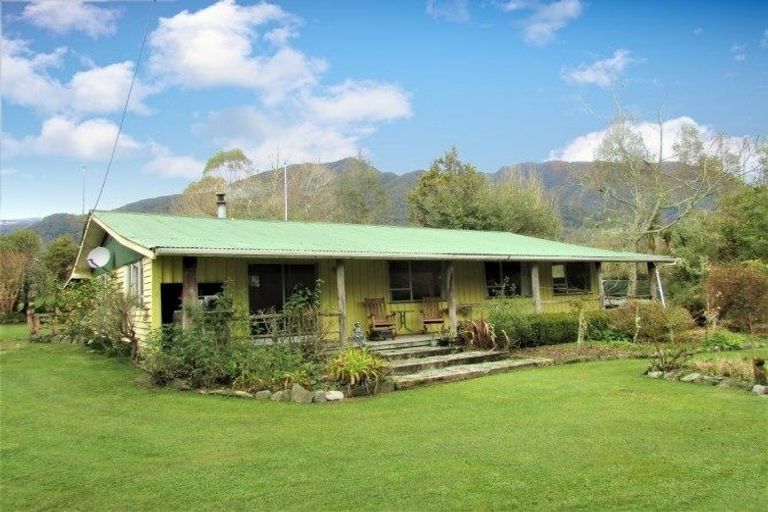 Photo of property in 88 Bell Hill Road, Inchbonnie, Kumara, 7875