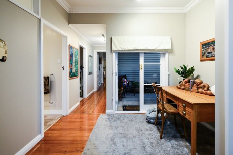 Photo of property in 11 Casey Avenue, Fairfield, Hamilton, 3214