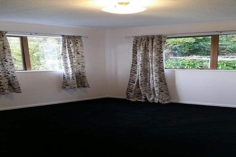 Photo of property in 9 Ridd Crescent, Karori, Wellington, 6012
