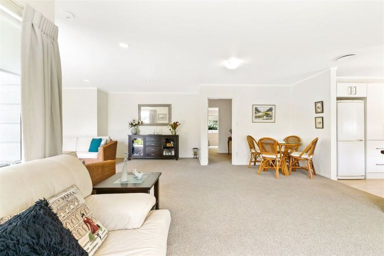 Photo of property in 299b Glengarry Road, Glen Eden, Auckland, 0602