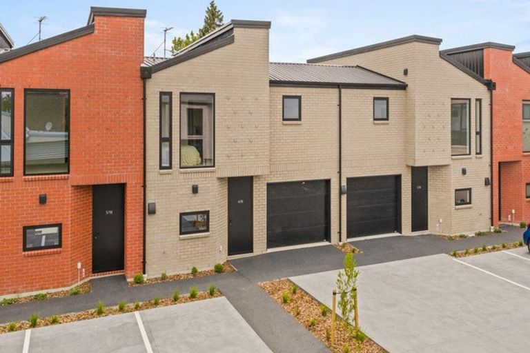 Photo of property in 4/90 Holly Road, St Albans, Christchurch, 8014