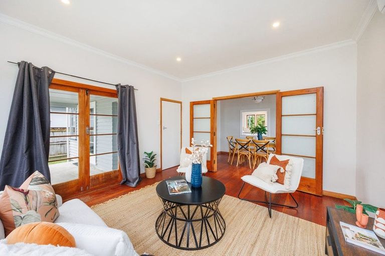 Photo of property in 24 Vernon Avenue, Takaro, Palmerston North, 4412