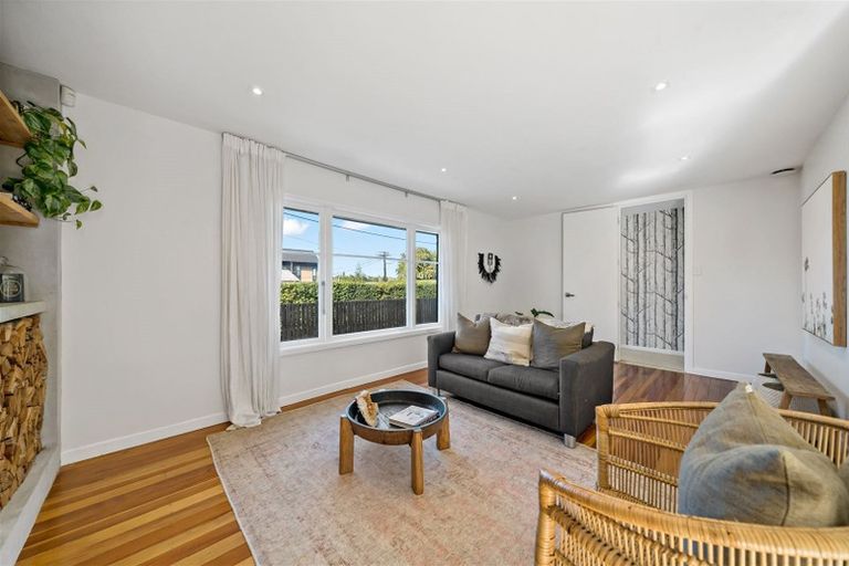 Photo of property in 17 Karamu Street, Te Atatu Peninsula, Auckland, 0610