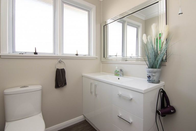 Photo of property in 75 Botanical Road, Takaro, Palmerston North, 4412