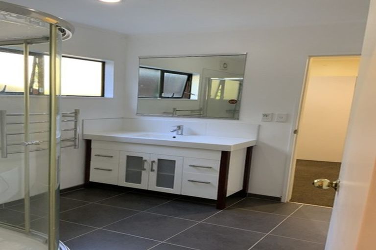 Photo of property in 11 Longview Rise, Massey, Auckland, 0614