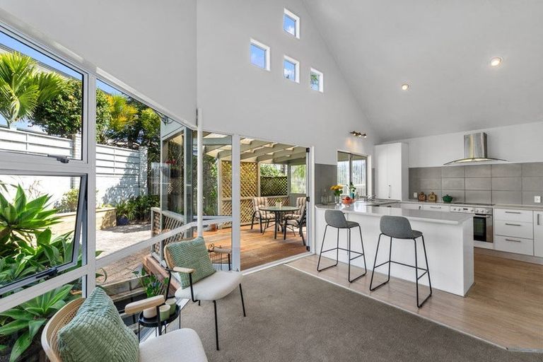 Photo of property in 1/16 Sailfish Drive, West Harbour, Auckland, 0618