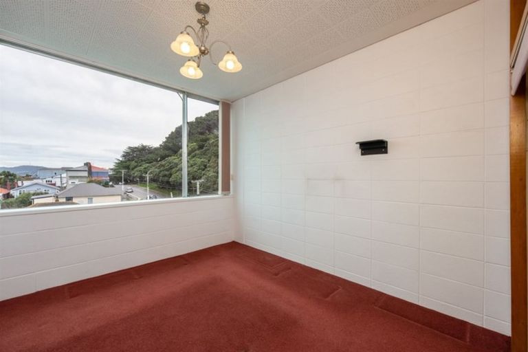 Photo of property in Beresford Apartments, 18/118u Russell Terrace, Berhampore, Wellington, 6023