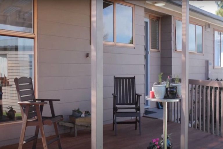 Photo of property in 6 Lyren Place, Half Moon Bay, Auckland, 2012