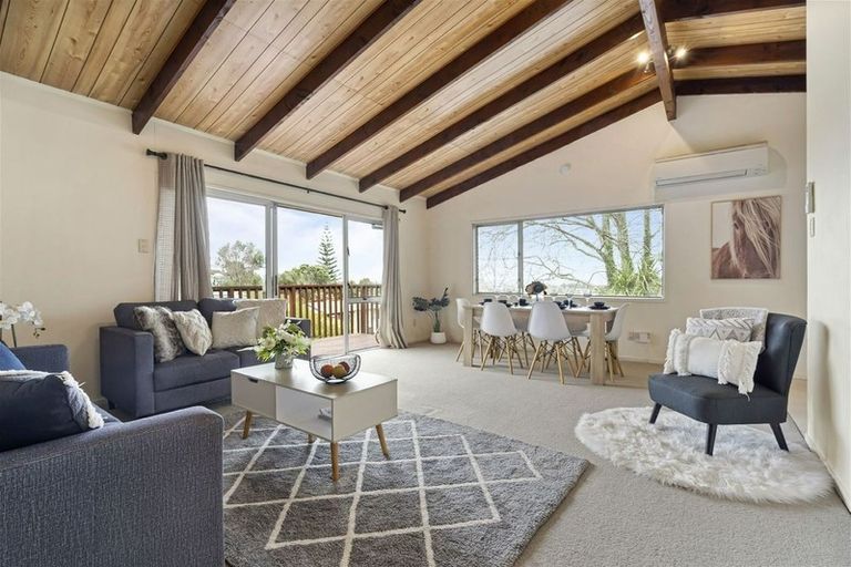 Photo of property in 94 Ayton Drive, Totara Vale, Auckland, 0629