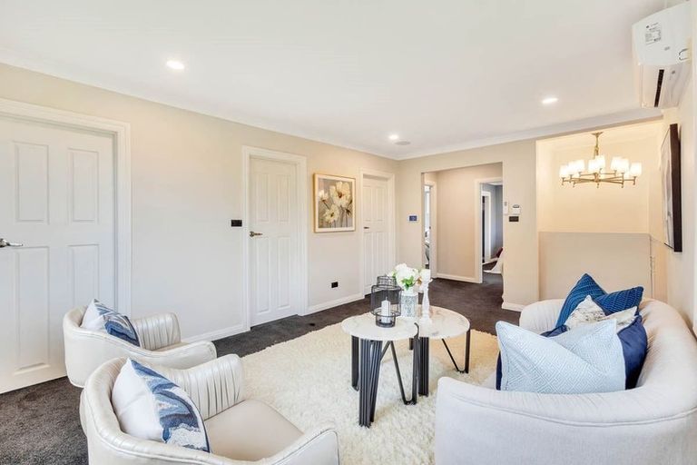 Photo of property in 52 Roberts Road, Te Atatu South, Auckland, 0610