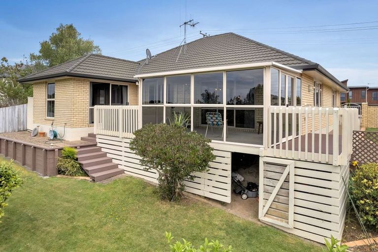 Photo of property in 82 Rototuna Road, Rototuna, Hamilton, 3210