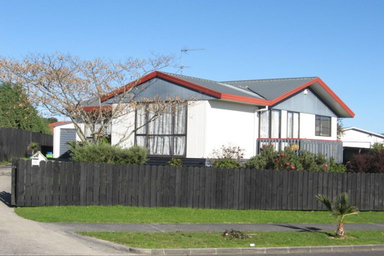 Photo of property in 26 Bernina Place, Weymouth, Auckland, 2103