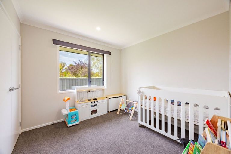 Photo of property in 2 Bibby Street, Waipawa, 4210