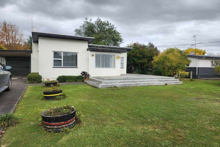 Photo of property in 36 Francis Drake Street, Waipukurau, 4200