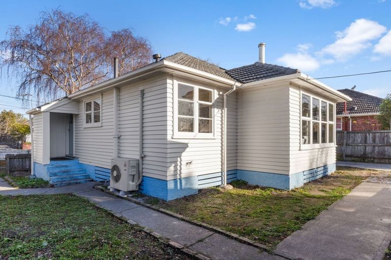 Photo of property in 18 Auburn Avenue, Upper Riccarton, Christchurch, 8041