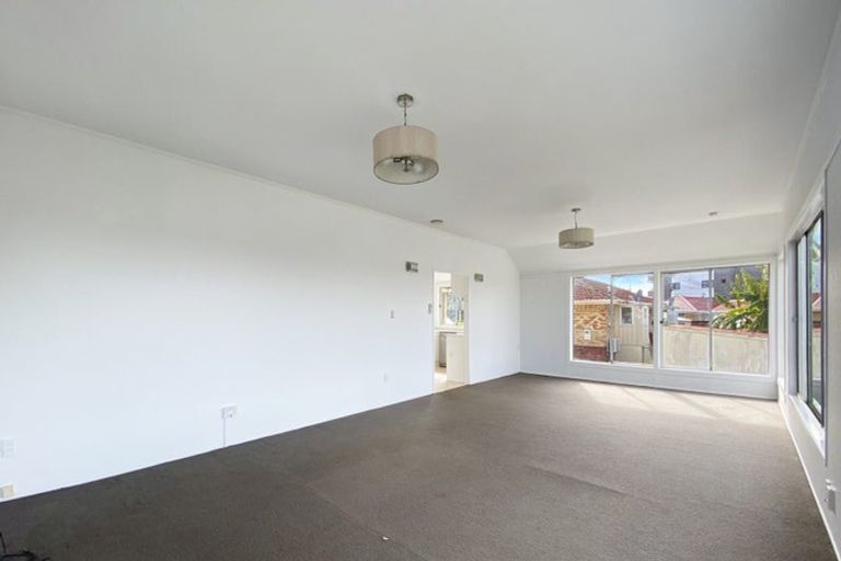 Photo of property in 24 Hillcrest Road, Papatoetoe, Auckland, 2025