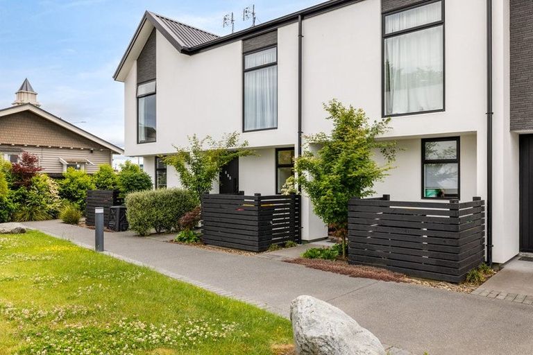 Photo of property in 2/8 New Brighton Road, Shirley, Christchurch, 8061