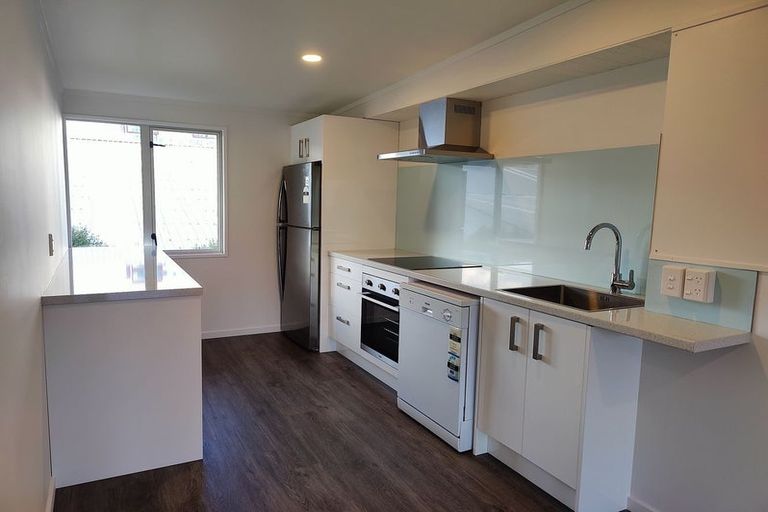 Photo of property in 3 Kelvin Grove, Te Aro, Wellington, 6011