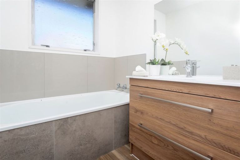 Photo of property in 1/12 Bonar Place, Woolston, Christchurch, 8062