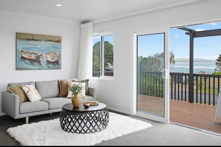 Photo of property in 11 Crispe Road, Clarks Beach, 2122