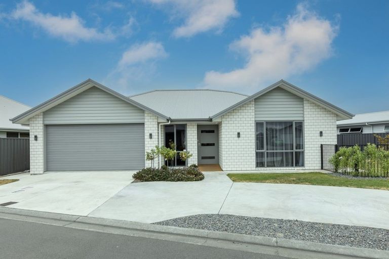 Photo of property in 7 Whakatomo Place, Havelock North, 4130
