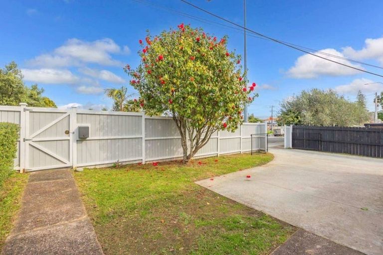 Photo of property in 4 Exmouth Road, Northcote, Auckland, 0627