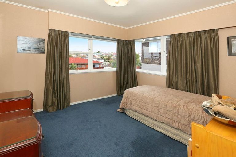 Photo of property in 14a Bridge Avenue, Te Atatu South, Auckland, 0610