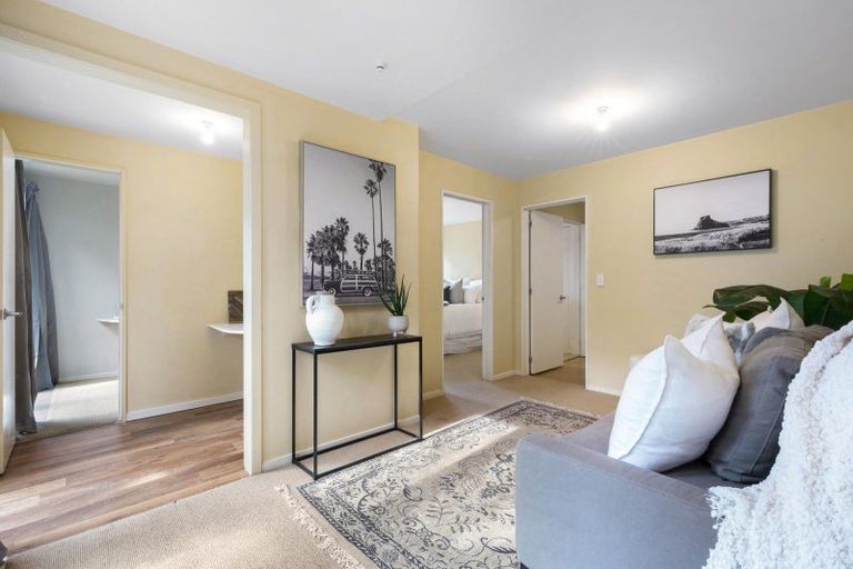 Photo of property in 9 Avalon Crescent, Fernhill, Queenstown, 9300