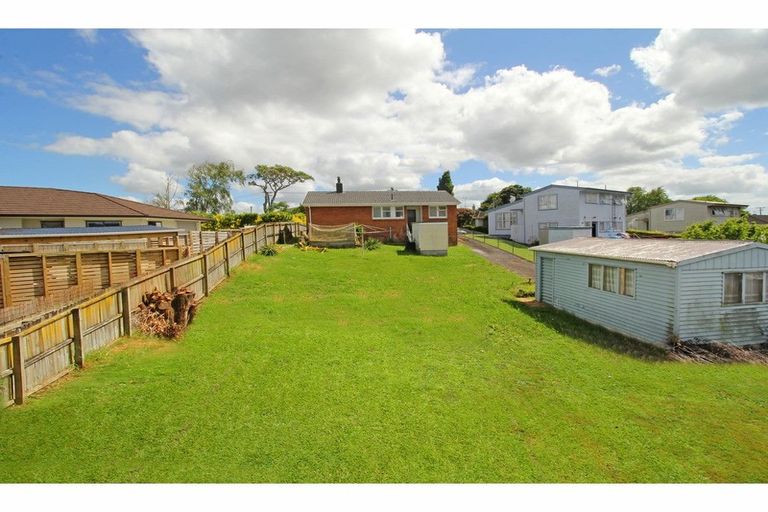 Photo of property in 69 Arimu Road, Papakura, 2110