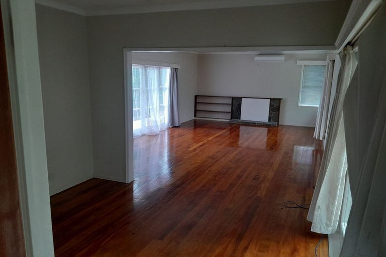 Photo of property in 35 Holland Road, Hillcrest, Auckland, 0627