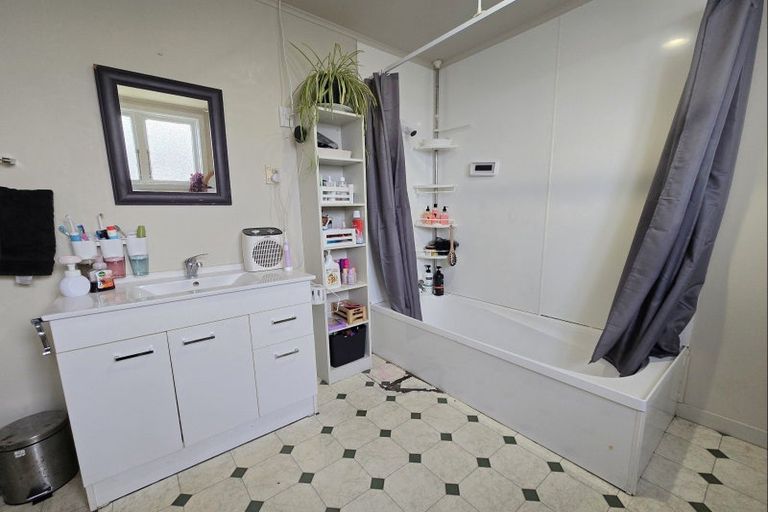 Photo of property in 219 Hampden Street, Hokitika, 7810