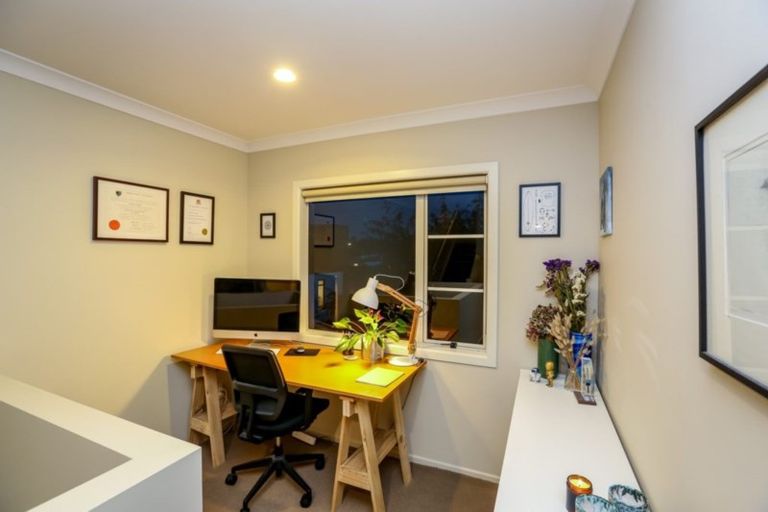 Photo of property in 250b Courtenay Street, Strandon, New Plymouth, 4312