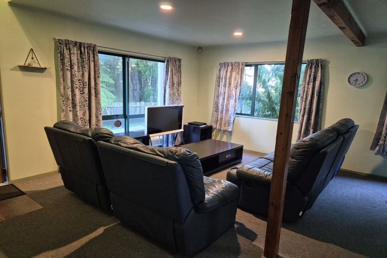 Photo of property in 56a Taikata Road, Te Atatu Peninsula, Auckland, 0610