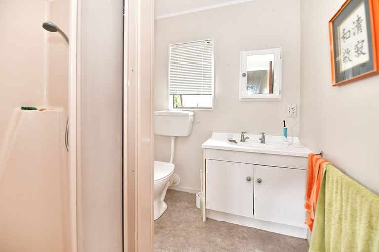 Photo of property in 1/3 Miro Street, Helensville, 0800