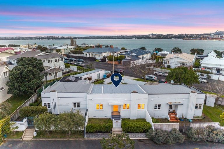 Photo of property in 2/27 Calliope Road, Devonport, Auckland, 0624