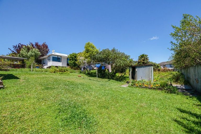 Photo of property in 70 Savoy Road, Glen Eden, Auckland, 0602