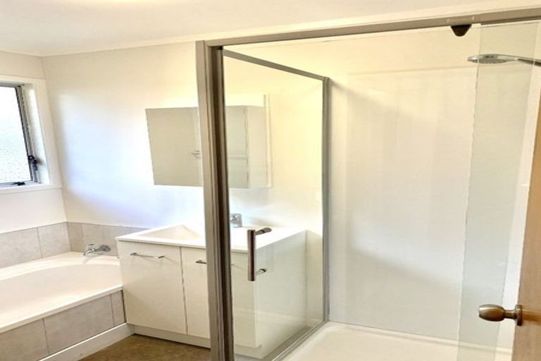 Photo of property in 88 Spinella Drive, Bayview, Auckland, 0629