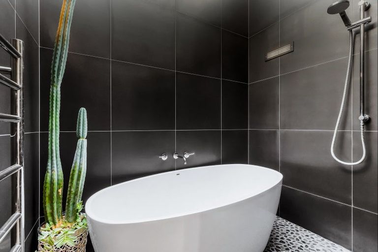 Photo of property in 30 Nihinihi Avenue, Raglan, 3225