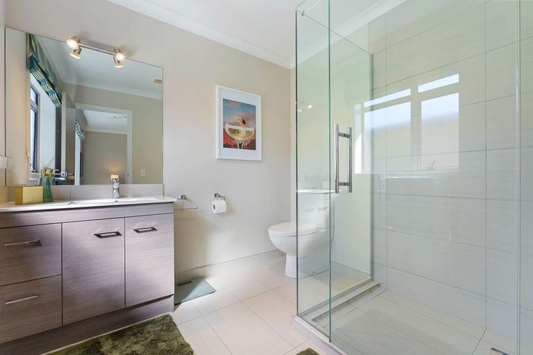 Photo of property in 12 Simpson Crescent, Raumati Beach, Paraparaumu, 5032