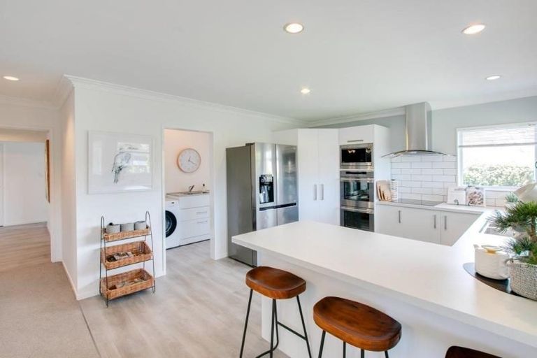 Photo of property in 2 Fern Grove, Taradale, Napier, 4112