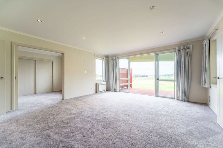 Photo of property in 140 Awamoa Road, Holmes Hill, Oamaru, 9492